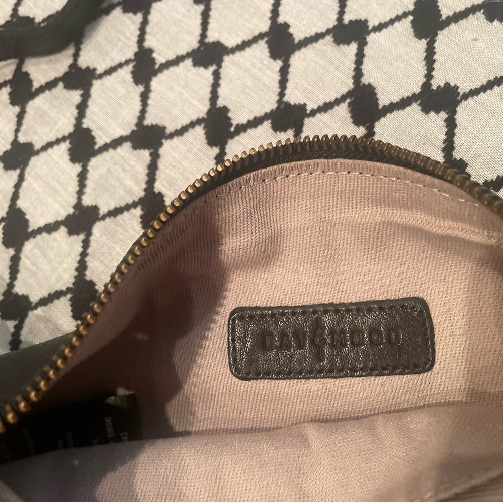 Day & Mood leather cross body - Picture 3 of 5